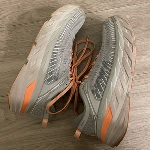 Women’s Hokas Bondi 7